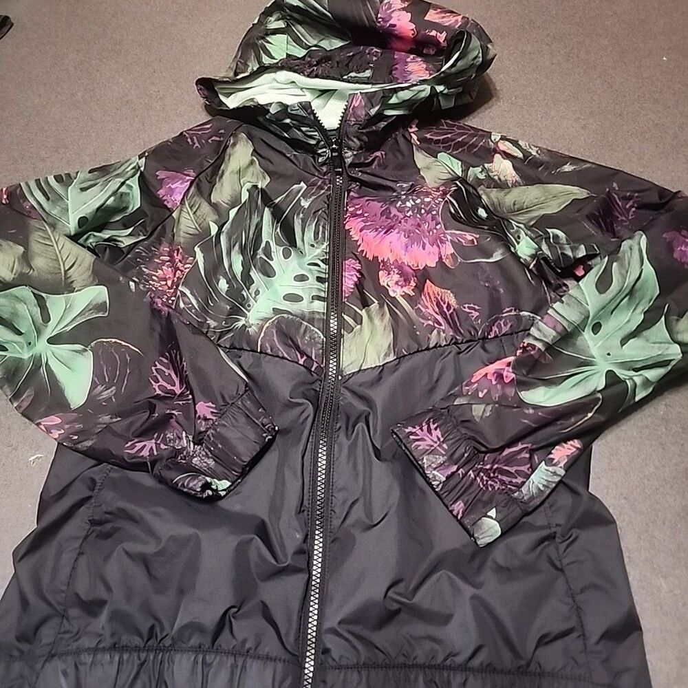 Nike Youth Windbreaker Tropical Floral Black Sz L